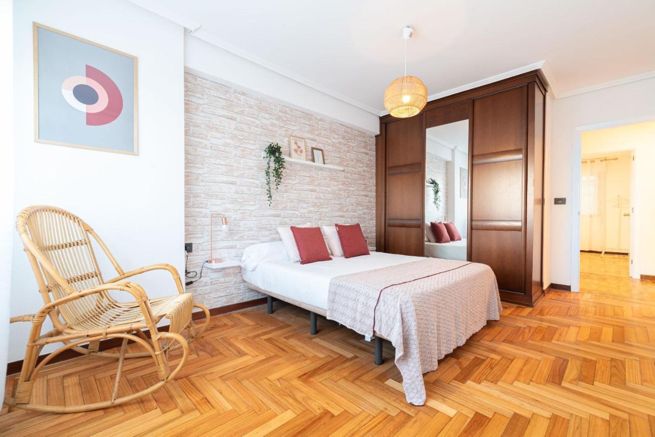 Amplia Vivienda Con Garaje Daire Vigo Dış mekan fotoğraf