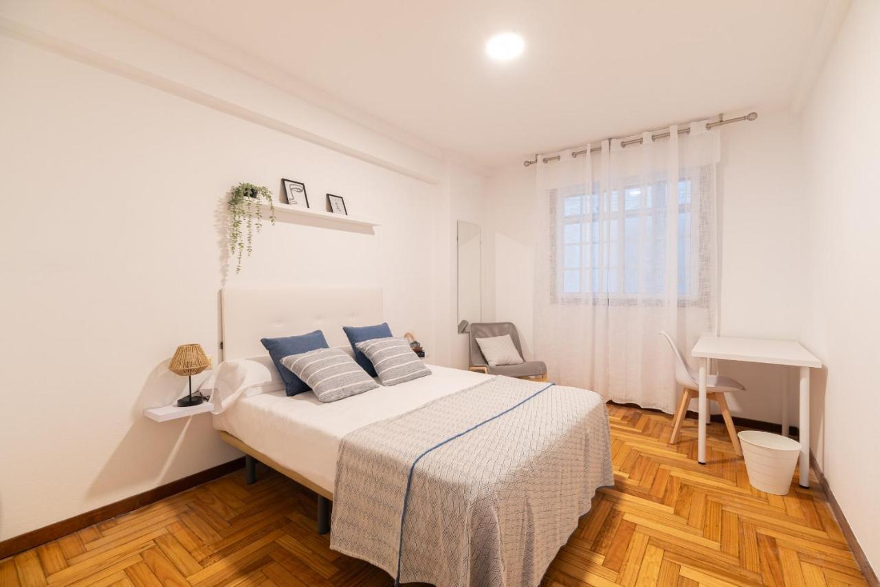 Amplia Vivienda Con Garaje Daire Vigo Dış mekan fotoğraf