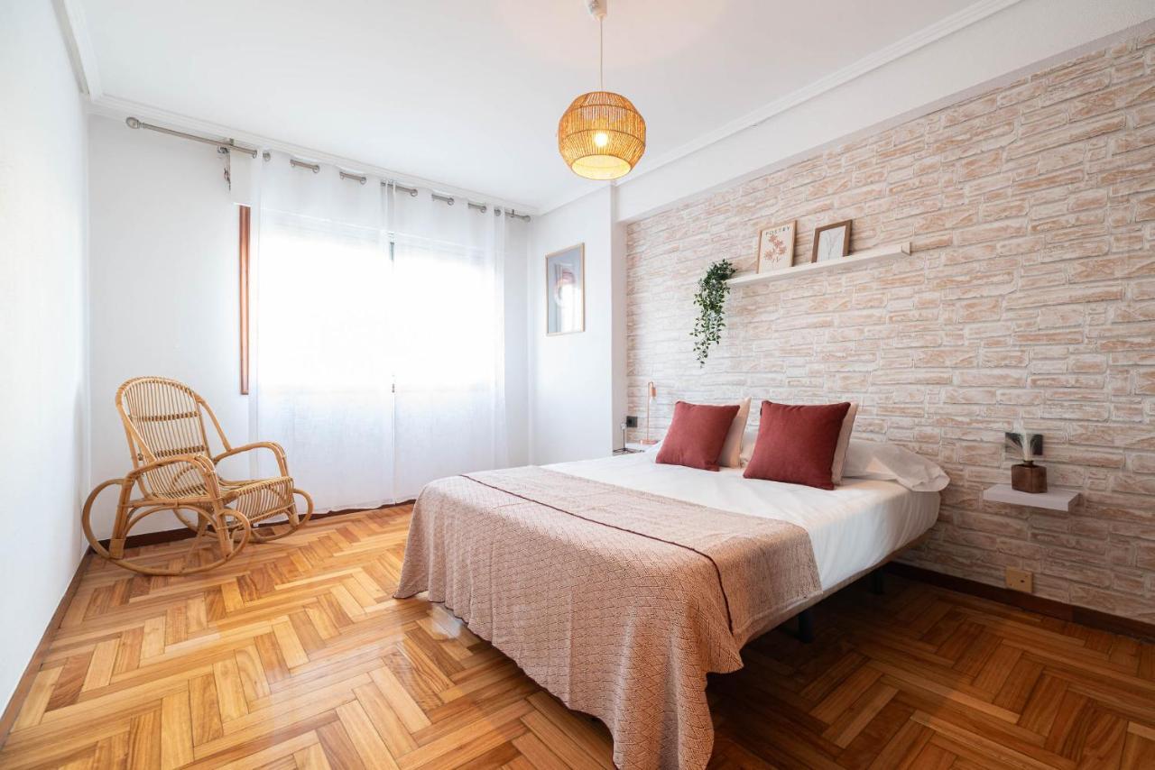 Amplia Vivienda Con Garaje Daire Vigo Dış mekan fotoğraf