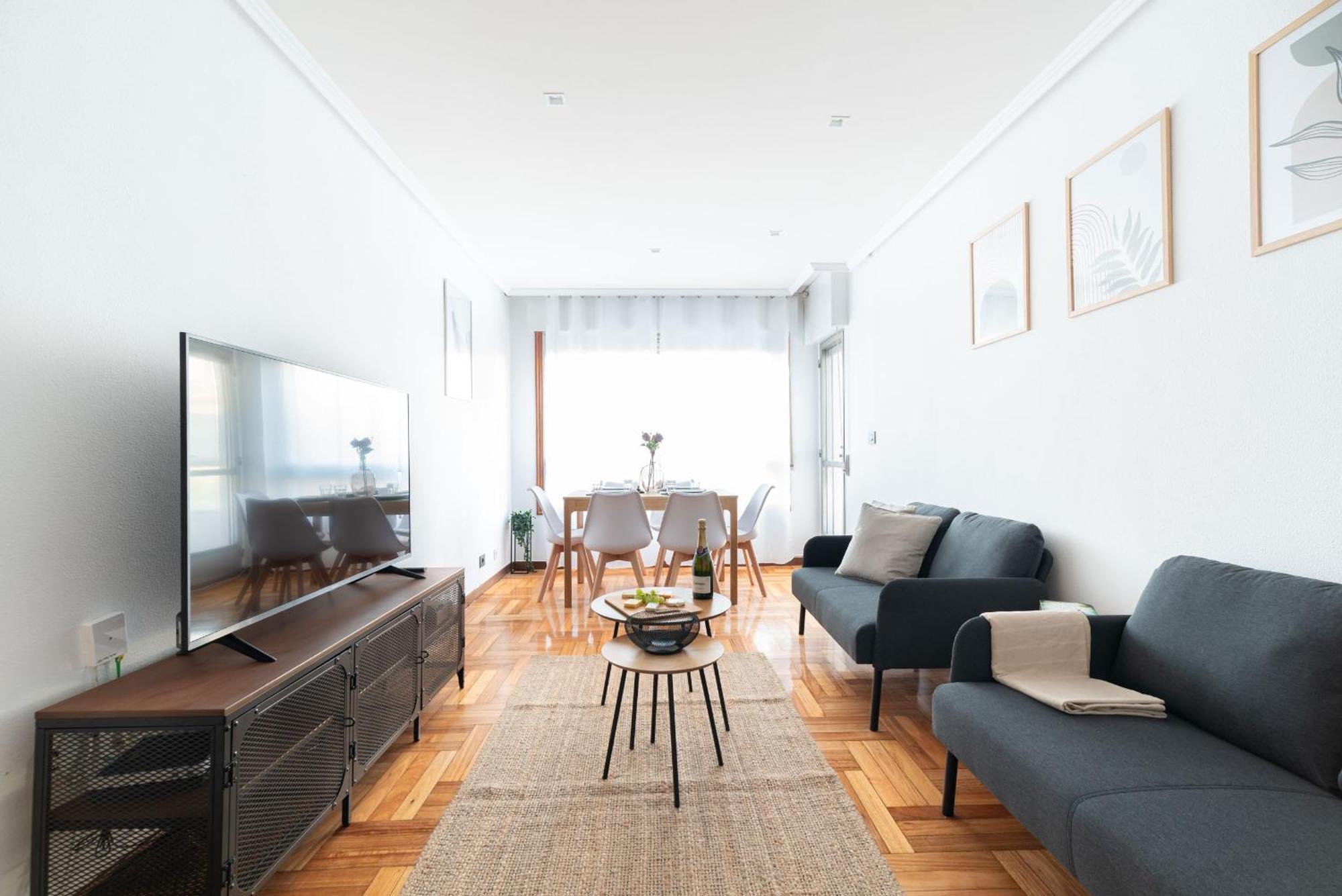 Amplia Vivienda Con Garaje Daire Vigo Dış mekan fotoğraf